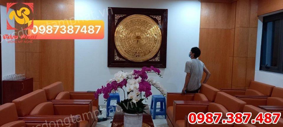 Tranh mặt trống dường kính 1m2 mạ vàng lắp đặt cho văn phòng tại Hà Nội