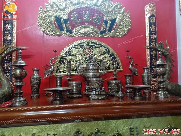 Bộ đồ thờ bằng đồng cao 60cm khảm ngũ sắc lắp đặt tại Sở văn hóa tỉnh Vĩnh Phúc..!