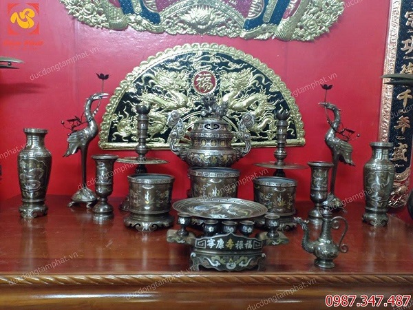 Bộ đồ thờ bằng đồng cao 60cm khảm ngũ sắc lắp đặt tại Sở văn hóa tỉnh Vĩnh Phúc..!