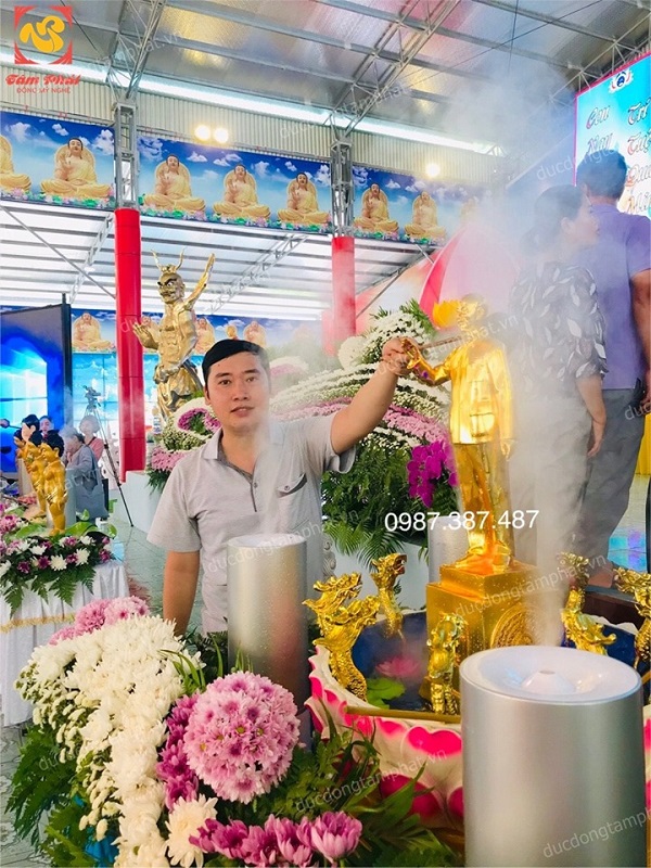 Đại hỷ: Lễ tắm tượng Phật và tượng Bác Hồ tại chùa Cao Linh - Hải Phòng..!