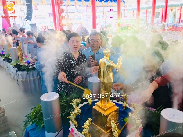 Đại hỷ: Lễ tắm tượng Phật và tượng Bác Hồ tại chùa Cao Linh - Hải Phòng..!