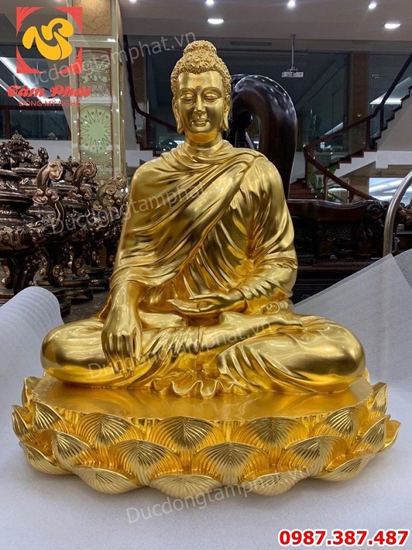 Đúc tượng Phật Thích ca bằng đồng dát vàng cao 1m2 cho chùa Quảng Ninh