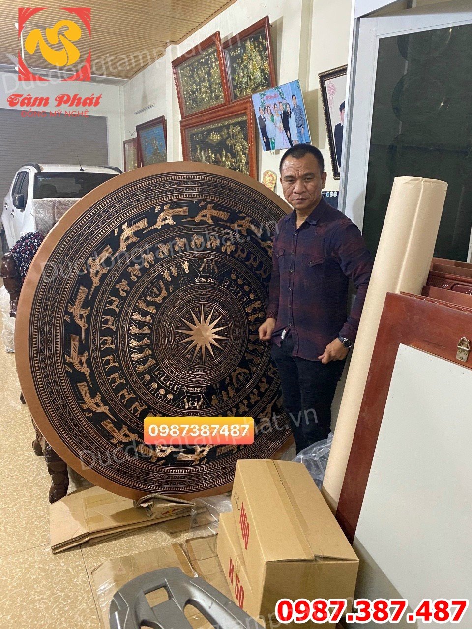 Mặt trống đồng đỏ đường kính 1m6 nặng 200kg bàn giao công an tỉnh Quảng Ninh