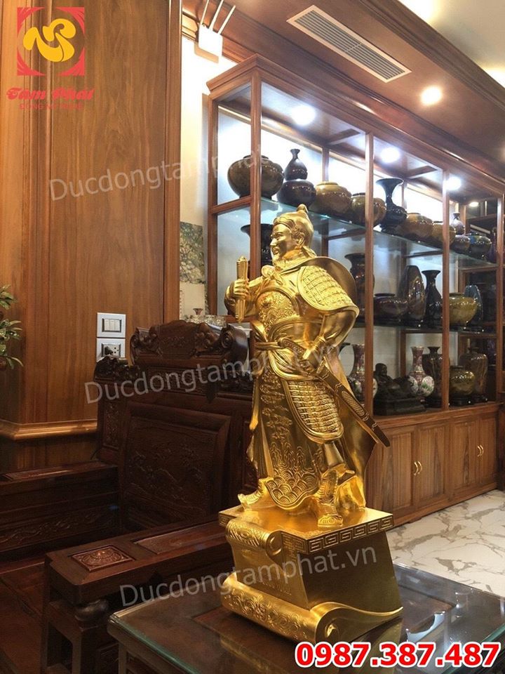 Tượng Đức Thánh Trần- Tượng Trần Hưng Đạo cao 70cm nặng 30kg dát vàng 9999 bàn giao cho khách