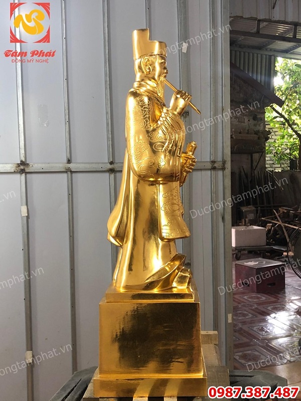 Tượng Nguyễn Trãi bằng đồng dát vàng cao 70cm