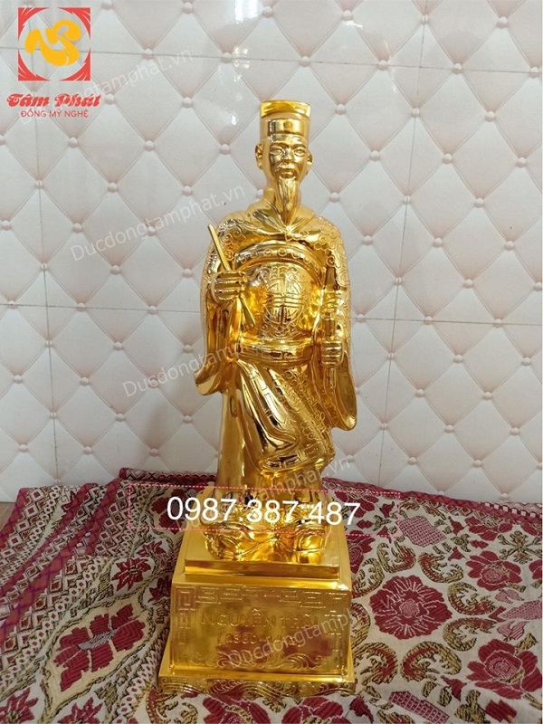 Tượng Nguyễn Trãi bằng đồng mạ vàng 24k cao 50cm
