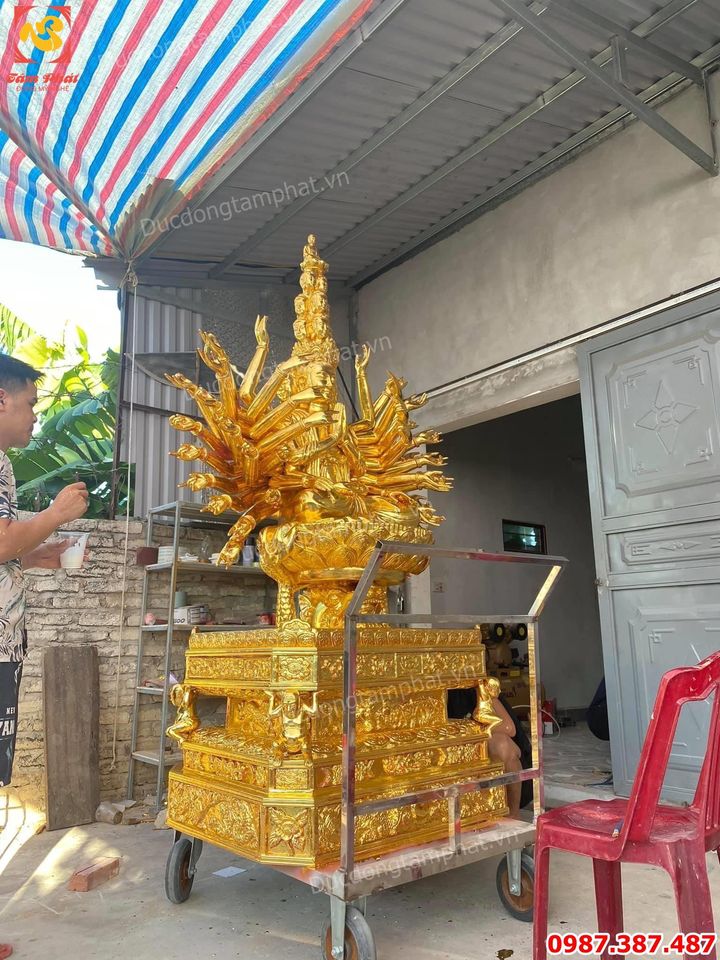 Tượng Phật Thiên Thủ Thiên Nhãn cao 2m bằng đồng dát vàng 9999