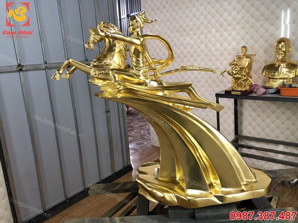 Tượng Thánh Gióng bằng đồng thếp vàng 9999 cao 20,30cm,40cm,60cm