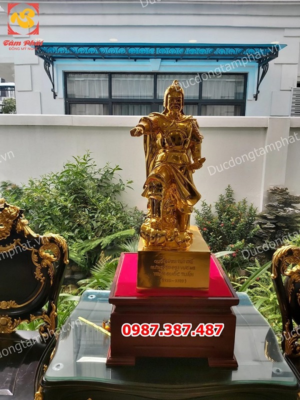 Tượng Trần Quốc Tuấn chỉ tay cao 70cm mạ vàng 24k mẫu chuẩn Nhà thờ Trần Hưng Đạo Nha Trang