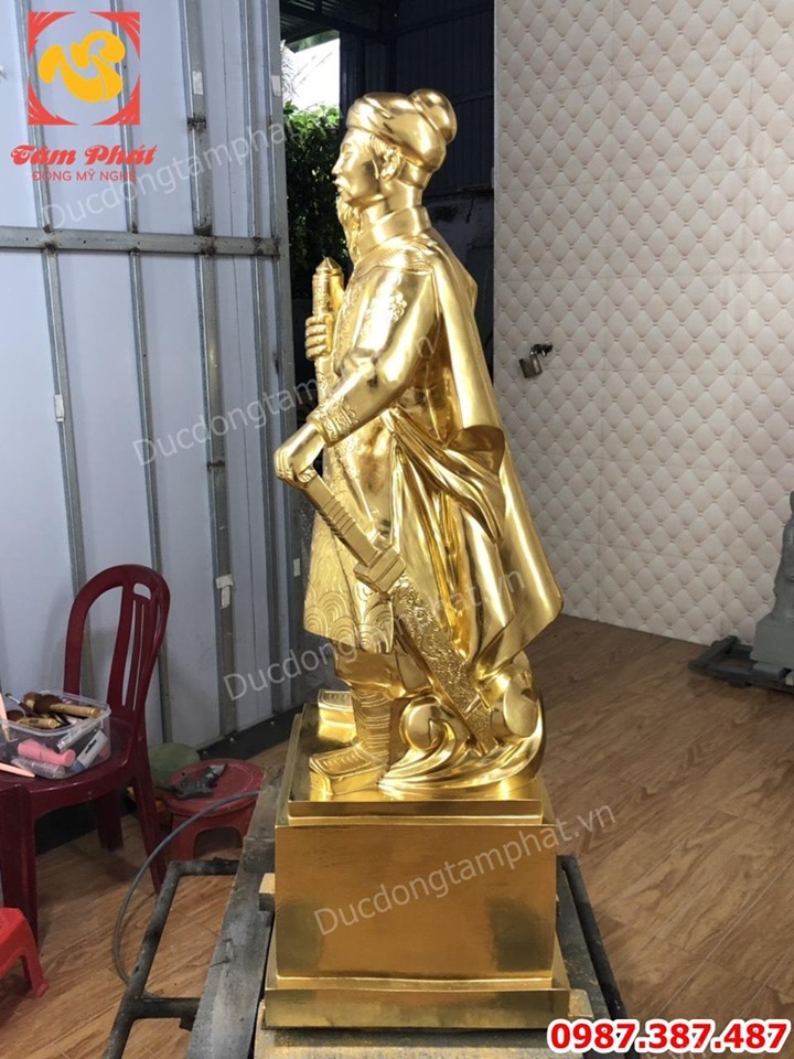 Tượng Trần Quốc Tuấn, Đức Thánh Trần Hưng Đạo cao 90cm thếp vàng 9999